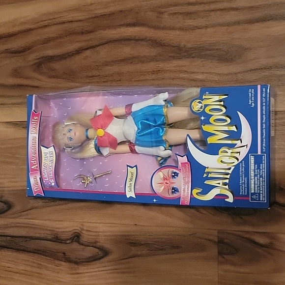 NIB 1997 Sailor Moon Deluxe Adventure Doll Light up tiara w/ crescent wand Usagi - Picture 1 of 10